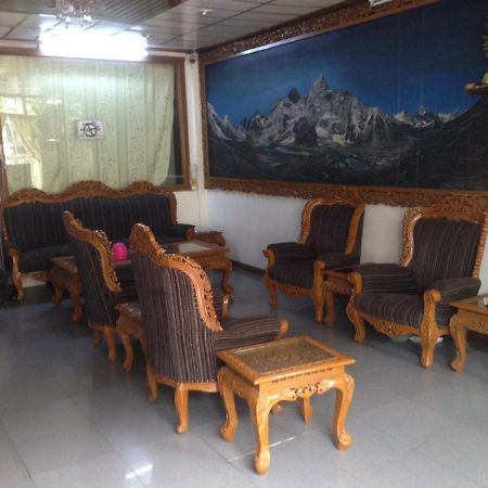 Everest Hotel Янгон Екстериор снимка