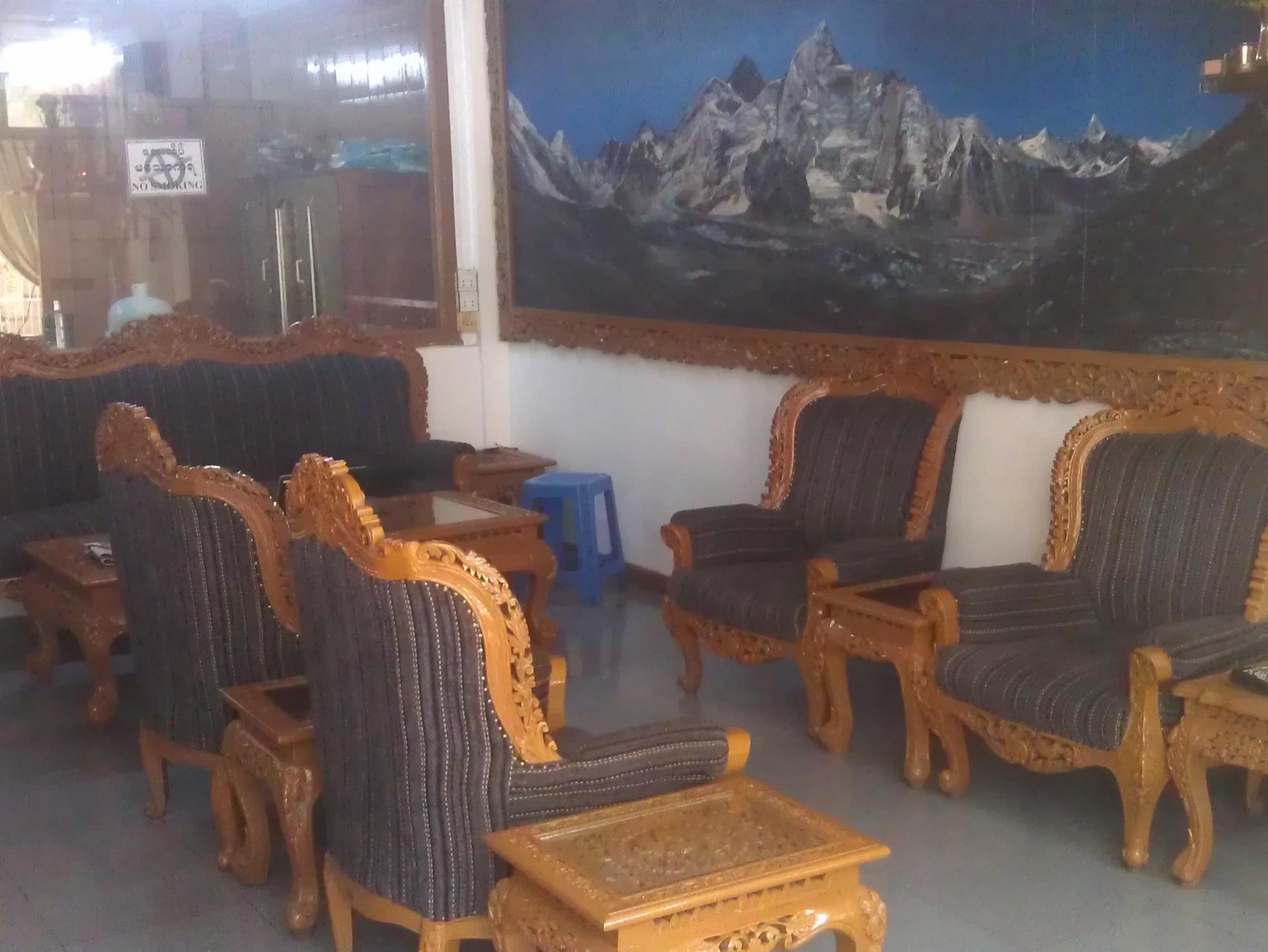 Everest Hotel Янгон Екстериор снимка