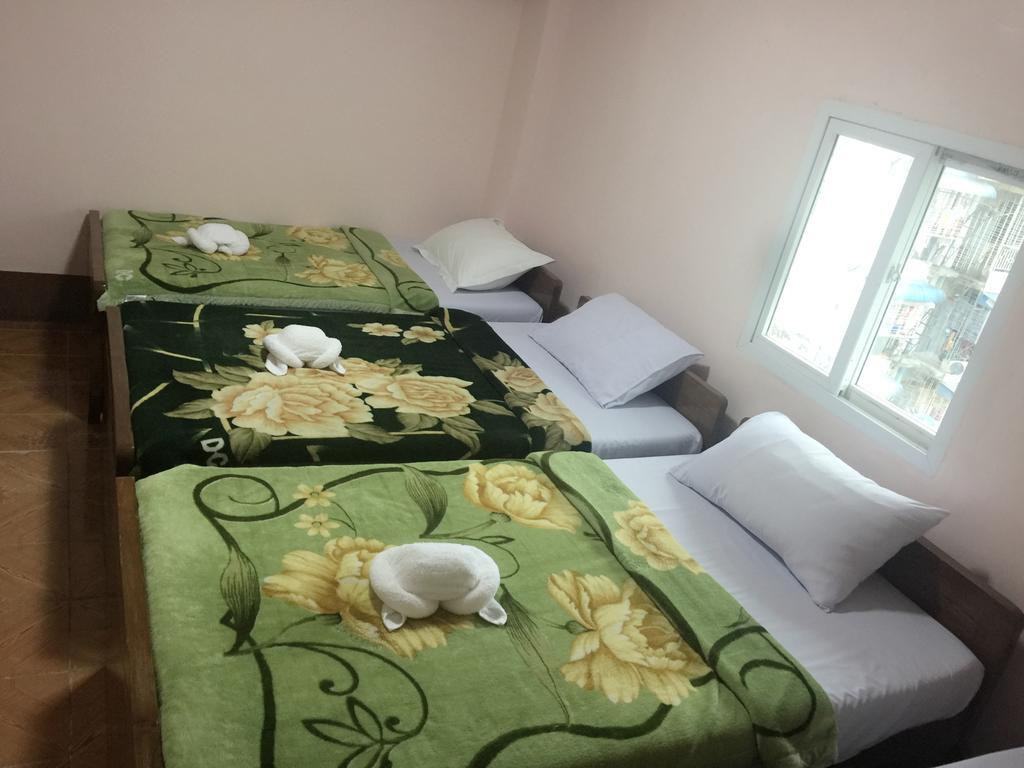 Everest Hotel Янгон Екстериор снимка