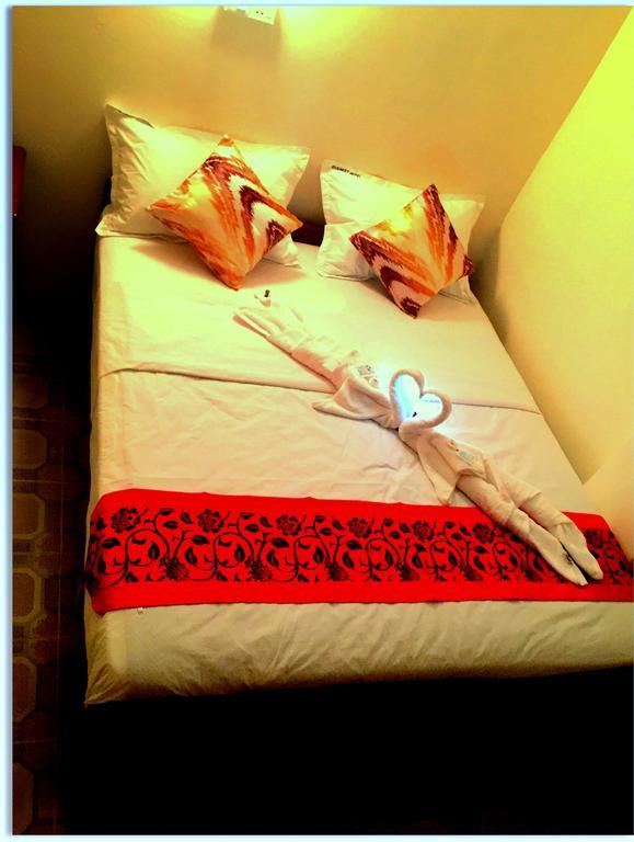 Everest Hotel Янгон Екстериор снимка