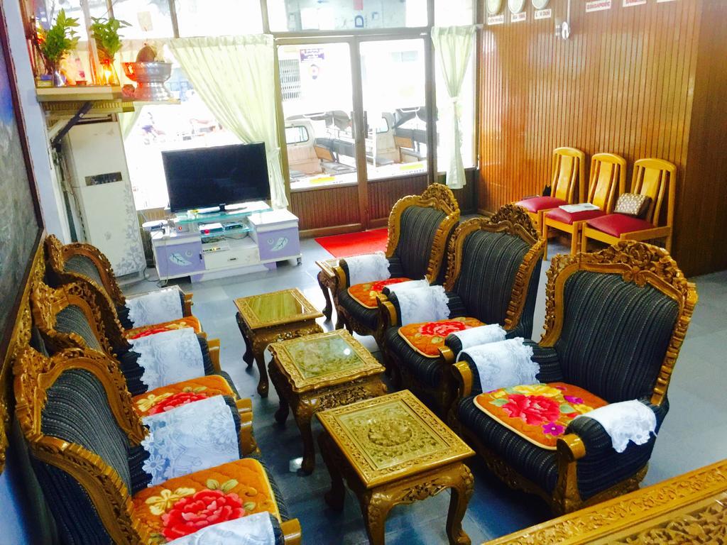 Everest Hotel Янгон Екстериор снимка