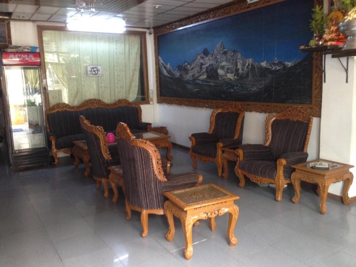 Everest Hotel Янгон Екстериор снимка